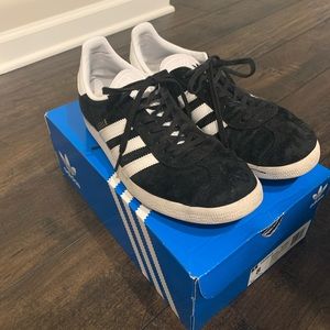 Men’s Adidas Gazelle tennis shoes